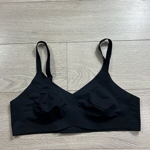 Knix V-Neck Evolution Wireless Unpadded Bra Size 2 Black